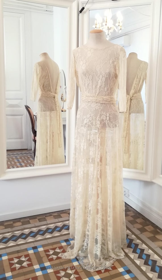 Cream lace long sleeve wedding dress best sale