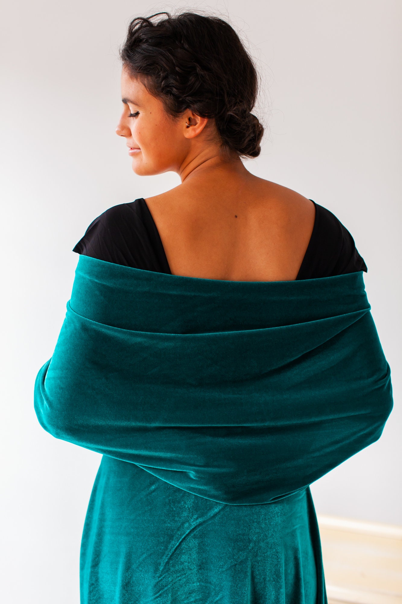 green dress with shawl Emerald Green Velvet Shawl: Evening Dress Cover-up