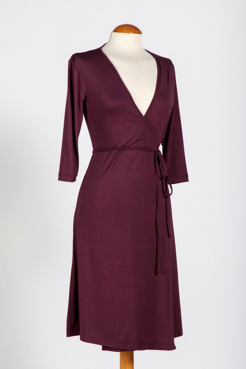 Autumn color Knee-length dress Wine red wrap dress Everyday Dress Jersey Wrap Dress Fall fashion V-neck dress Burgundy jersey dress