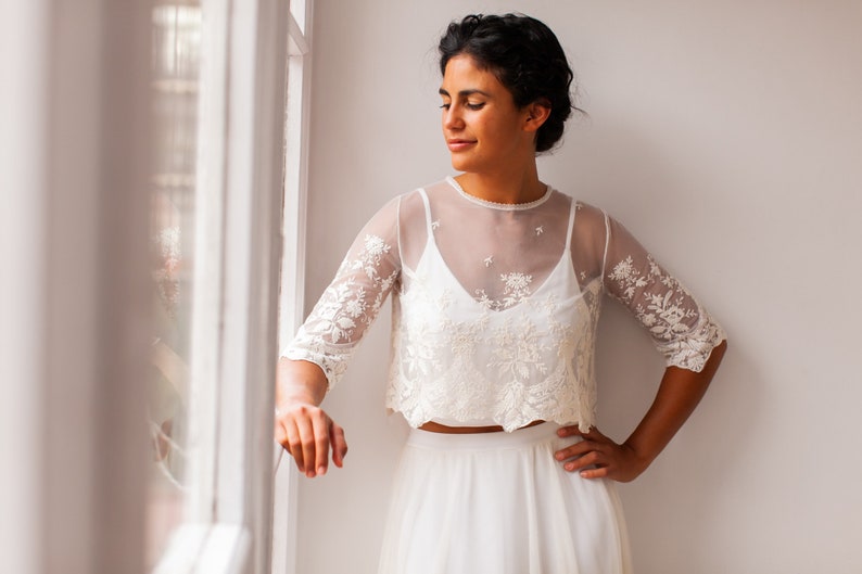 Romantic embroidered bridal top in scalloped tulle with crew neck and three quarter sleeves image 1
