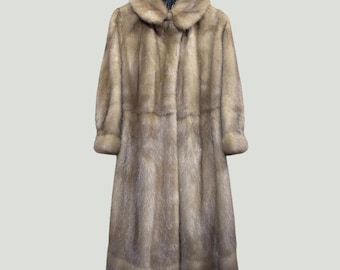 本物のミンクファーコート、オリーブブラウン、ハイネック。冬用