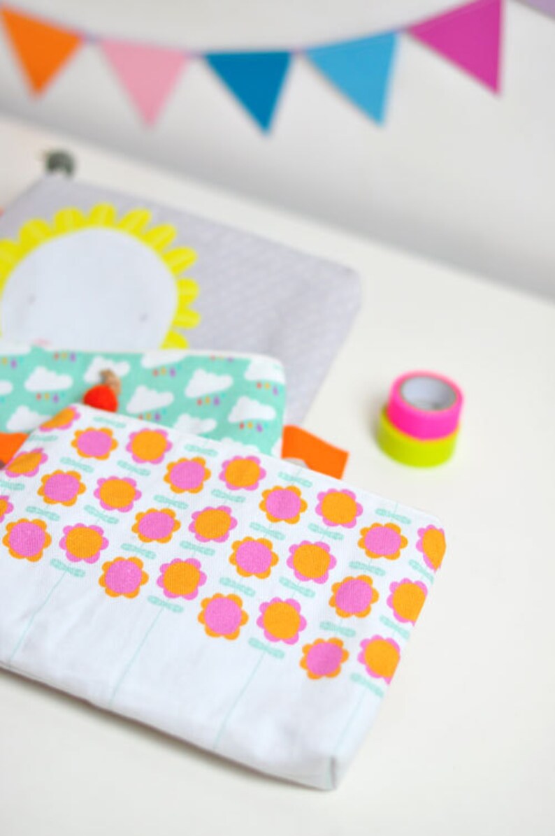 cosmetic pouch with flowers in pink & orange makeup bag image 5