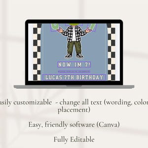 Puede incluir: Una computadora port&aacute;til muestra un dise&ntilde;o de invitaci&oacute;n de cumplea&ntilde;os. La invitaci&oacute;n presenta una ilustraci&oacute;n de dibujos animados de una persona con el texto "NOW IM 7!" y "LUCAS 7TH BIRTHDAY". El dise&ntilde;o est&aacute; sobre un fondo azul claro.