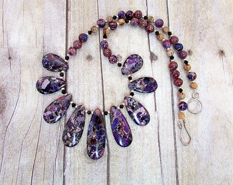 Collana in diaspro viola con pendente a goccia