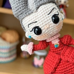 Crochet doll pattern, Lady Tremaine, villain, amigurumi, PDF in Spanish and English. image 3