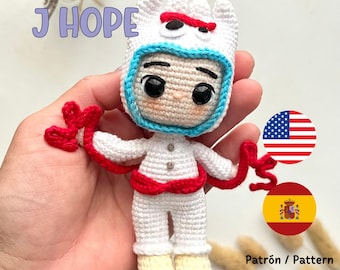 Crochet doll pattern, J HOPE, amigurumi, fork costume, bts, K-Pop, Forky, PDF in Spanish and English.