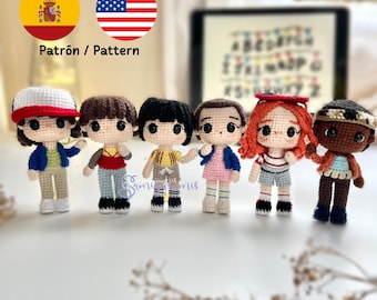 Mönster för konstiga barn, amigurumi, upp och ner, virkade föremål, PDF på spanska och engelska.