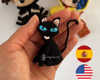 Black CAT crochet pattern, amigurumi, secret door, PDF in Spanish and English.