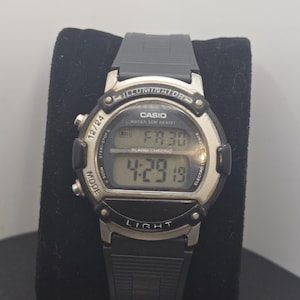 ladies casio LW-23H cool watch, perfect for the Casio ot digital watch collectors
