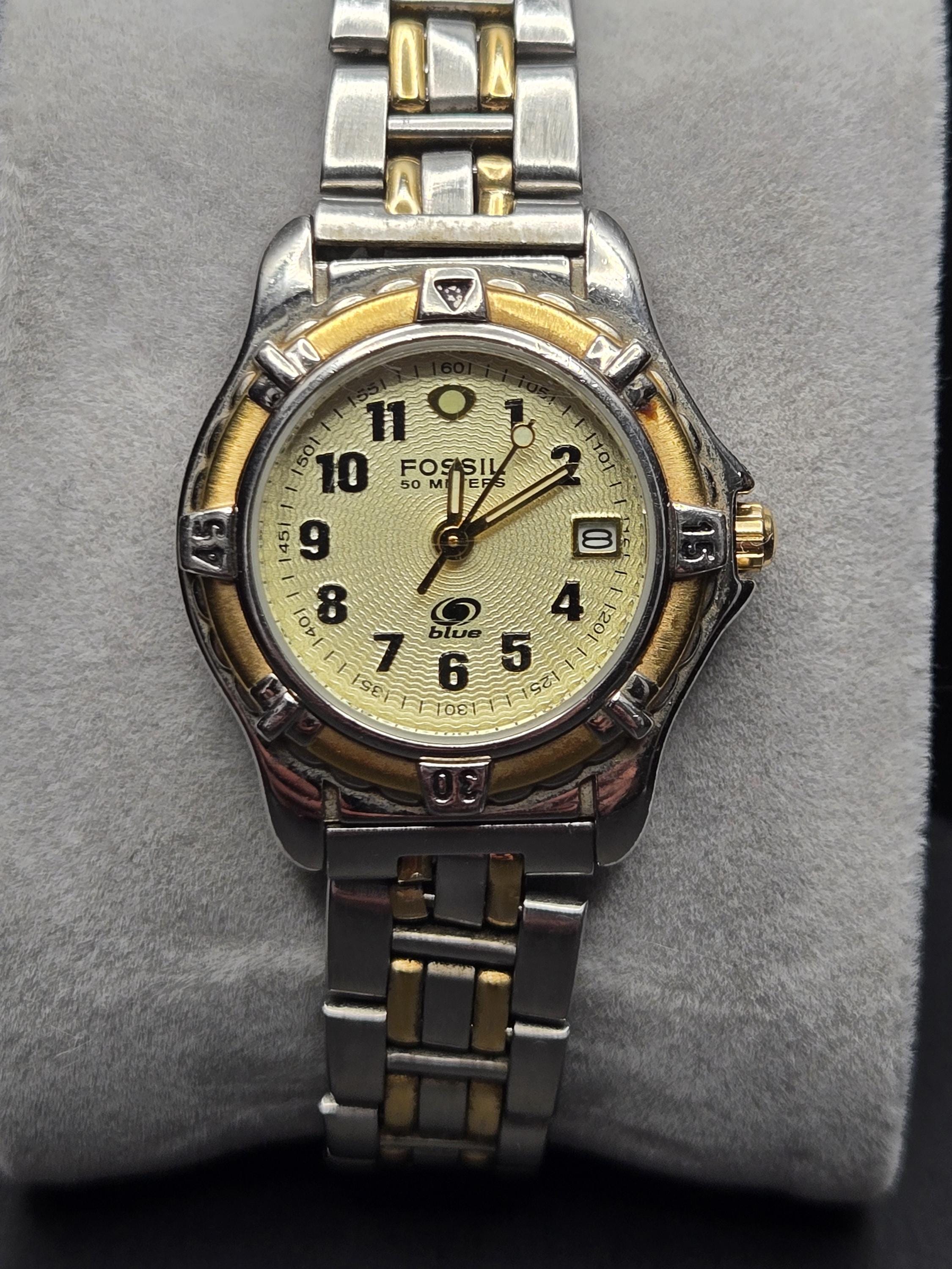 Ladies fossil blue wristwatch