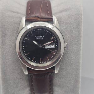 Ladies Citizen Quartz watch new battery and new leather band, Works great