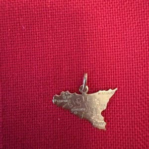 Vintage Sicily Gold Charm 18k, 750