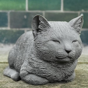 Lying cat statue Outdoor stone pet memorial Figurine for Garden guardian Concrete sleeping kitten Decoration sculpture Yard ornament gift