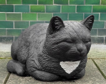 Black cat Figurine for Garden statue Lying kitten Stone pet memorial Sculpture for yard Decoration animal outdoor Cat for yard ornament