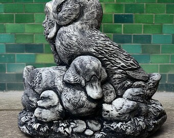 Figuras de la familia de patos. Madre pato con patitos. Juego de estatuas de pato de jardín. Bonita decoración de animales. Adorno de granja. Regalo para amantes de los patos de la familia.