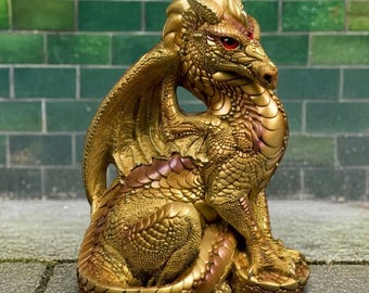 Estatua de dragón única de hormigón Figura de animal de piedra de jardín Escultura de dragón sentado de cemento Adorno de animal de exterior Regalo hecho a mano para amantes de los dragones