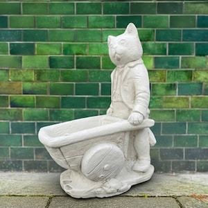 Stone cat planter decor Handmade kitty flower pot ornament Outdoor kitten figurine Concrete planter lawn art Garden cement animal sculpture