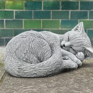 Outdoor curled cat figure Concrete kitten sculpture Stone kitty statue Cement pet ornament Memorial cat decoration Kitty lover gift Yard art