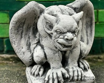 Handcrafted gargoyle statue Concrete guardian gargoyle ornament Outdoor monster figurine Cement gargoyle lawn art Gothic gargoyle lover gift