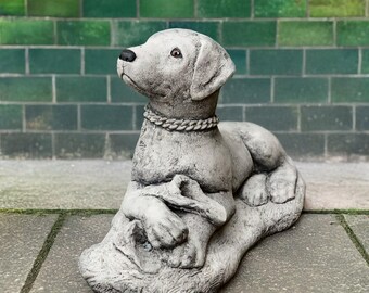 石のラブラドールの置物 コンクリートの犬の彫刻 セメントのペットの像