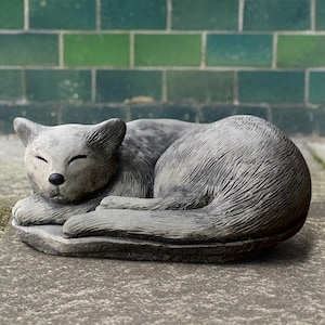 Stone curled kitty statue Concrete kitten figurine Cement pet sculpture Outdoor sleeping cat figurine Memorial cat ornament Kitty lover gfit
