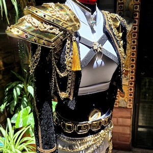 Traje dorado de Rumi del cosplay de KPOP DEMONHUNTERS