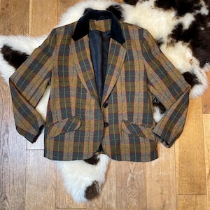 Tweed Jacket Hacking style for Hunting