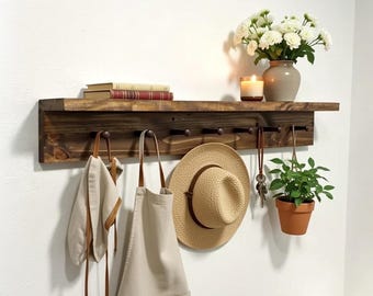 Handgefertigtes Holz Peg Regal: Eingangsgarderobe