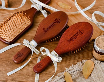 Spazzola per capelli in legno con incisione personalizzata e nastro beige: un regalo perfetto per le damigelle d'onore, per matrimoni, compleanni o per la festa della mamma.