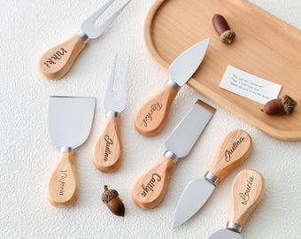 Conjunto de facas para queijo personalizadas com espátula. Presente ideal para mães ou para inauguração de casa.