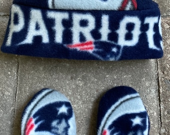 New England Patriots Newborn Baby Fleece Hat & Mittens Gift Set