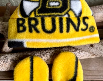 Boston Bruins Newborn Baby Fleece Hat & Mittens Gift Set