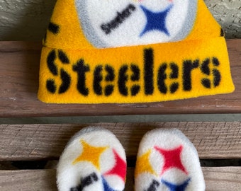 Pittsburg Steelers Newborn Baby Fleece Hat & Mittens Gift Set