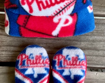 Philadelphia Phillies Newborn Baby Fleece Hat & Mittens Gift Set