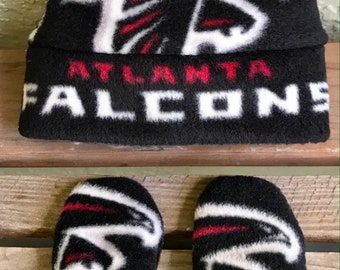 Atlanta Falcons Newborn Baby Fleece Hat & Mittens Gift Set