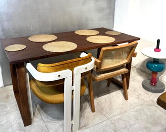 Mesa de comedor de madera de nogal para 6 personas: Elegancia rústica en cada detalle