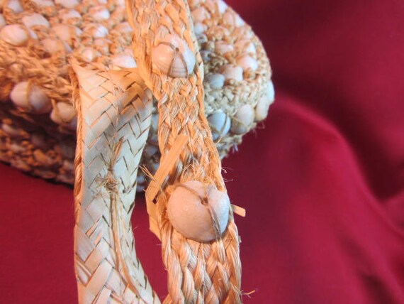 Vtg Handwoven Natural Reeds and Seashell Basket/B… - image 9