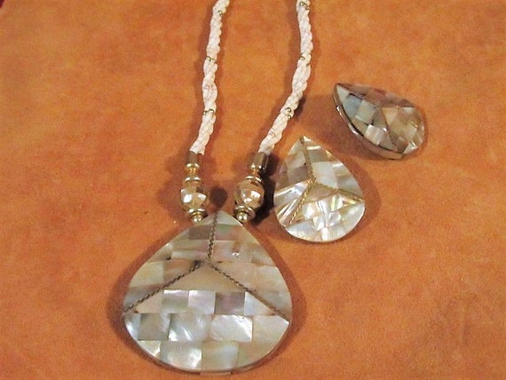 Faux Mother of Pearl Jewelry Set, Tear Drop Neckl… - image 1