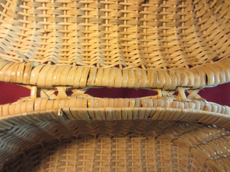 Hand Made Natural Reeds Woven Into a Basket Basket with Lid Etsy