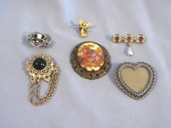 Lot Vintage Brooches, Porcelain Cameo, Pearl Tear… - image 2