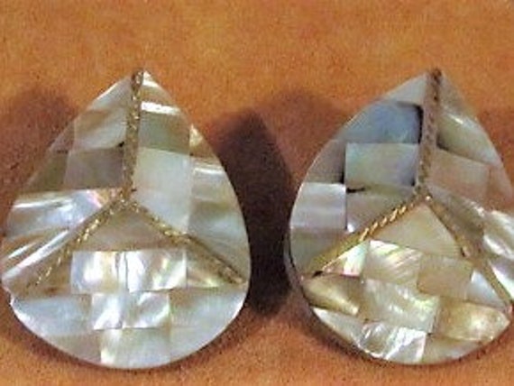 Faux Mother of Pearl Jewelry Set, Tear Drop Neckl… - image 3