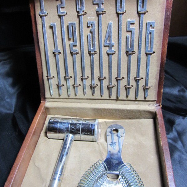 Very Nice Bar Set in Hard Leather Case