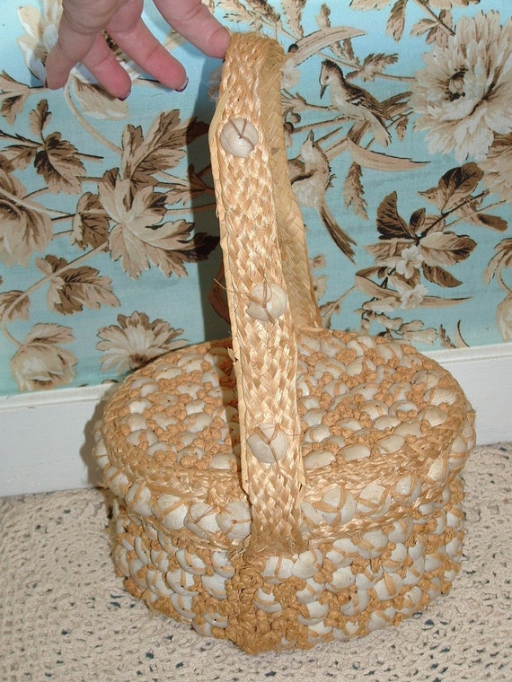 Vtg Handwoven Natural Reeds and Seashell Basket/B… - image 6