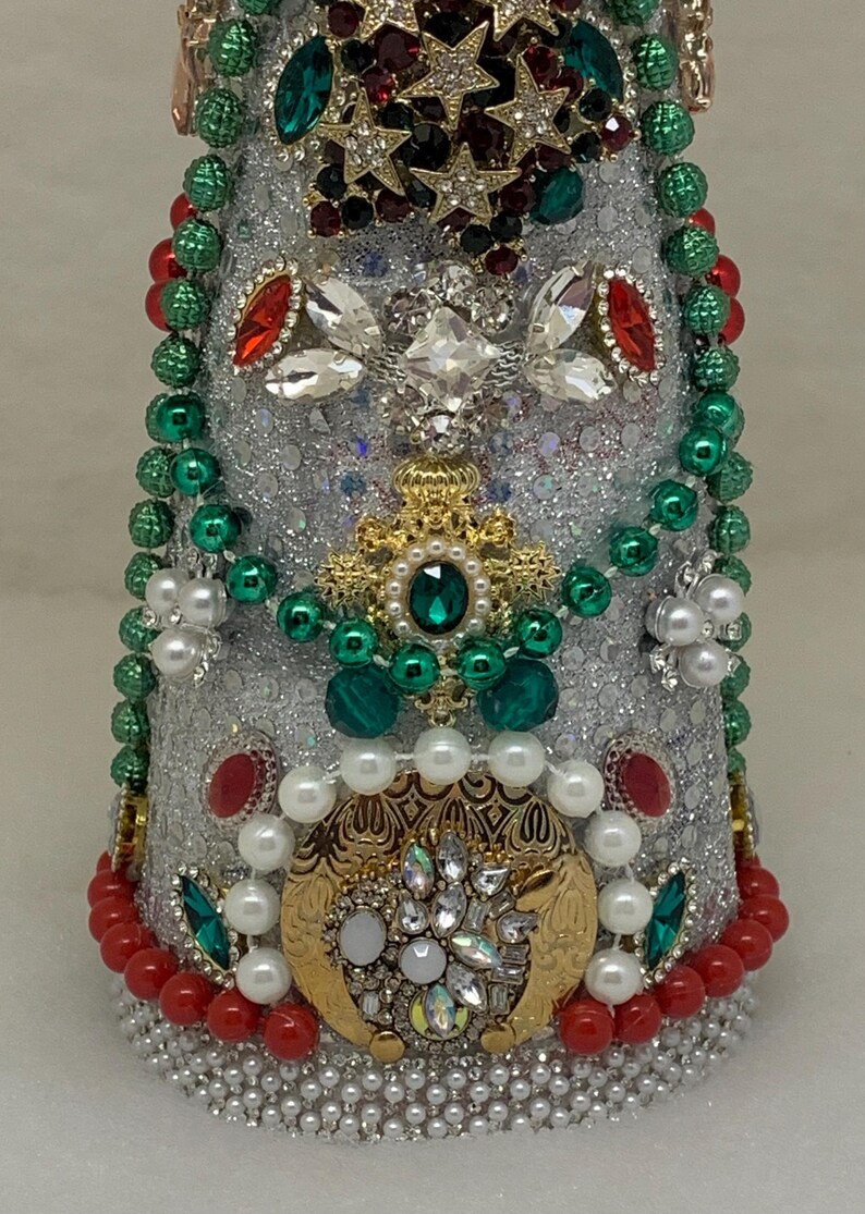 Jewelry / Jeweled Christmas Tree Centerpiece in Traditional Red & Green