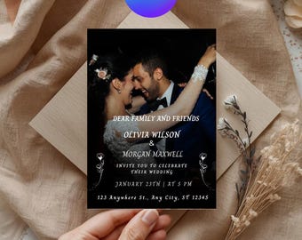 Plantilla invitación boda digital blanco y negro minimalista con foto, diseño elegante, editable en Canva, descarga instantánea