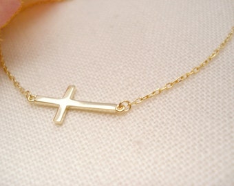 Gold seitlich Kreuz Halskette... Gold über Sterling Silber, schlichter Alltag, Layering, Hochzeit, Brautjungfer Geschenk, beste Freunde Geschenk