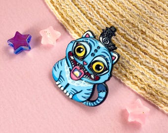 Derpy Tiger Enamel Pin – Cute Chibi K-Pop Animal Pin Accessory for Fans & Collectors