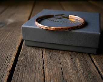Hammered Slim copper bracelet, Copper cuff bangle, Arthritis bracelet, 7th anniversary gift, Pure copper bracelet, Rustic viking style