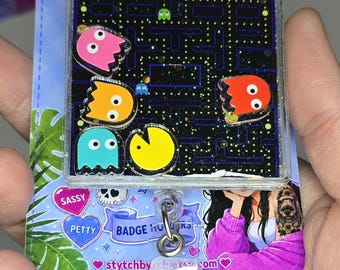 Nostalgic 90s game shaker badge reel (alligator clip)