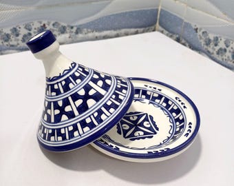 Tagine de cerámica marroquí hecho a mano – Utensilios de cocina geométricos tradicionales en azul y blanco